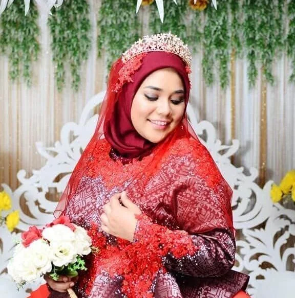 Pengantin dengan gaya elegan
